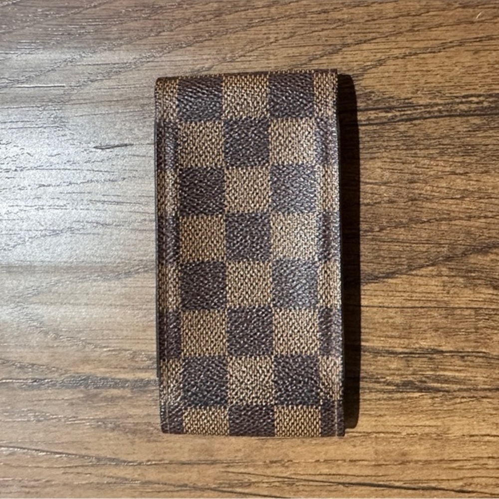 AUTHENTIC Louis Vuitton cosmetics case/phone case. - Picture 6 of 15